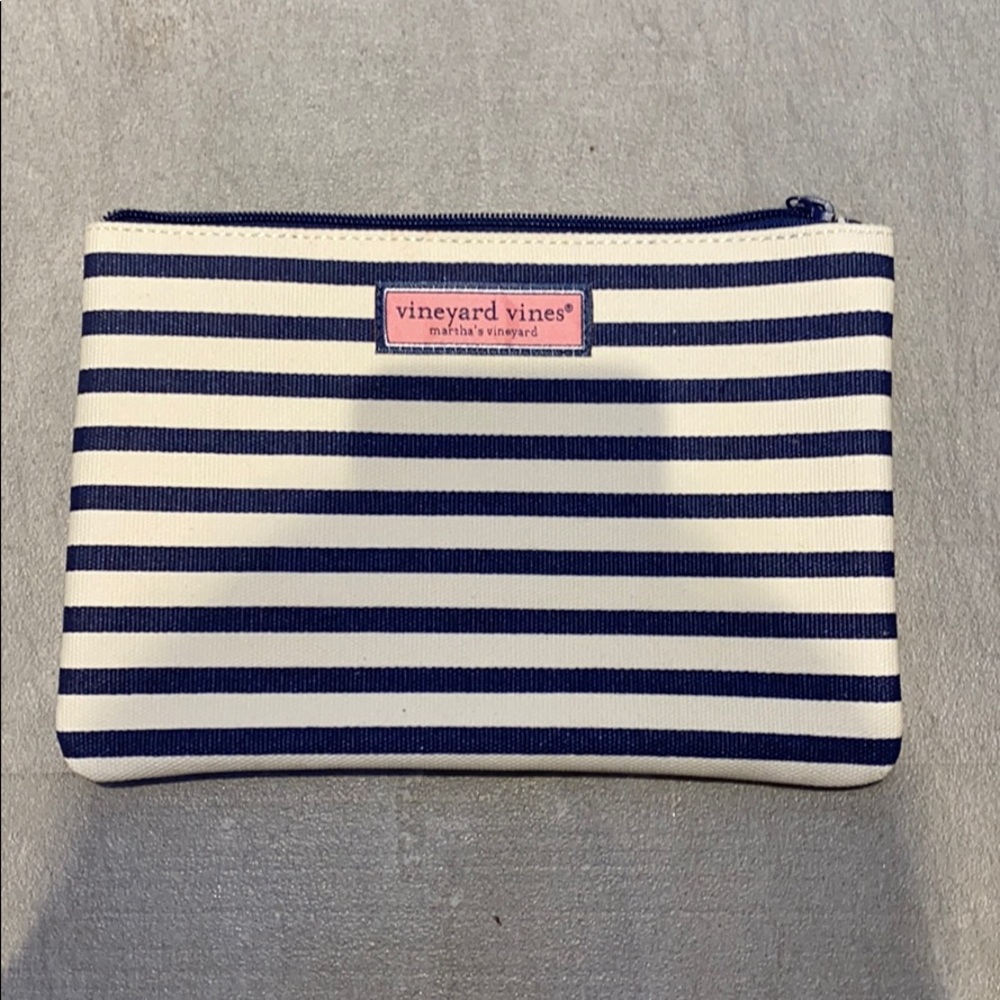 Vineyard Vines pouch